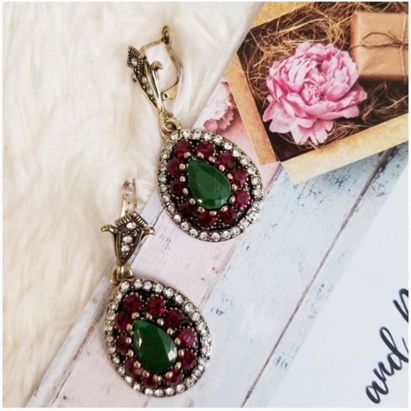 NEW Rhinestone Earrings - Picture 4 of 14